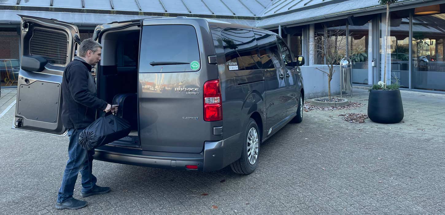 AT Taxi bagagetransport med elbil - levering på Hotel Sønderborg Strand