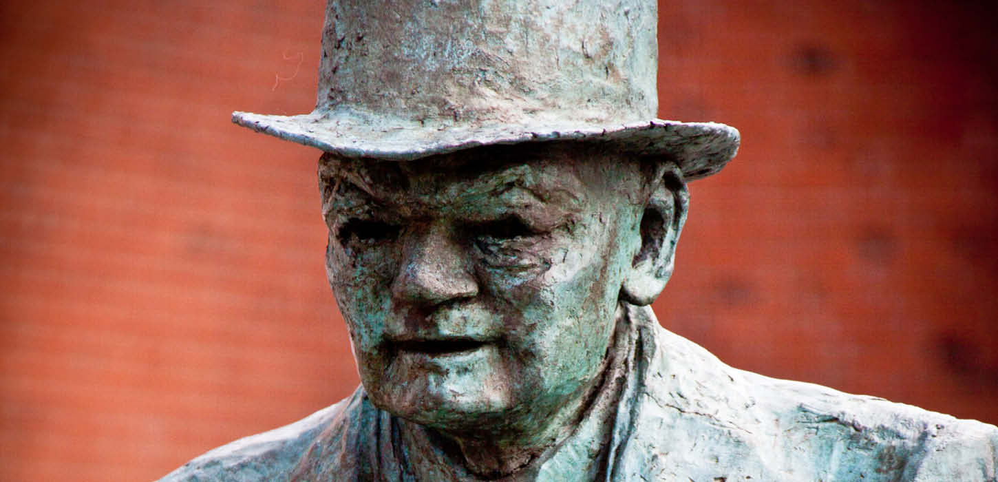 Skulpturen Martin med fløjten