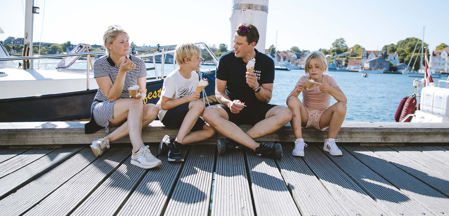 Familie der spiser is på havnefronten i Sønderborg