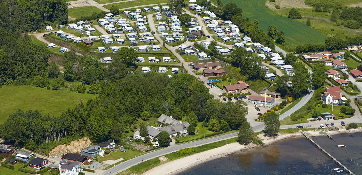 Luftfoto af Sønderballe Strand Camping 