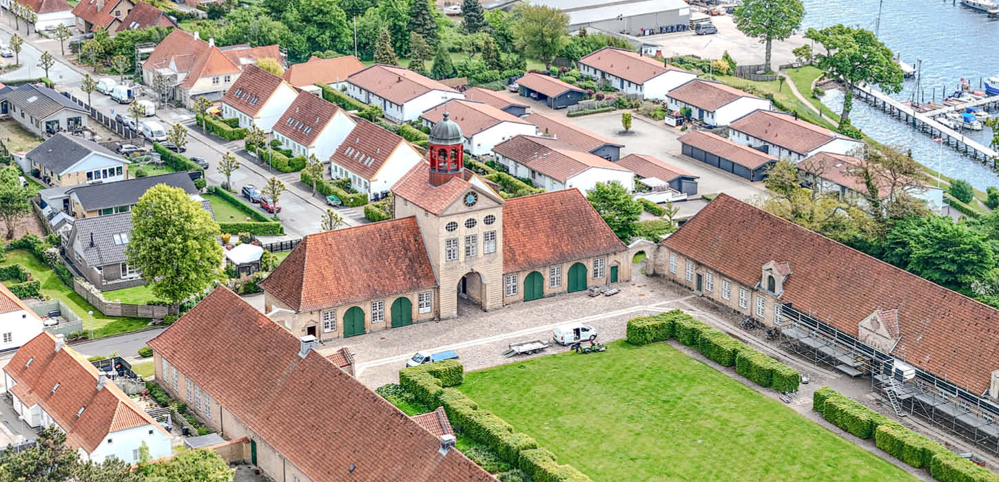 Augstenborg Slotskirke set fra oven