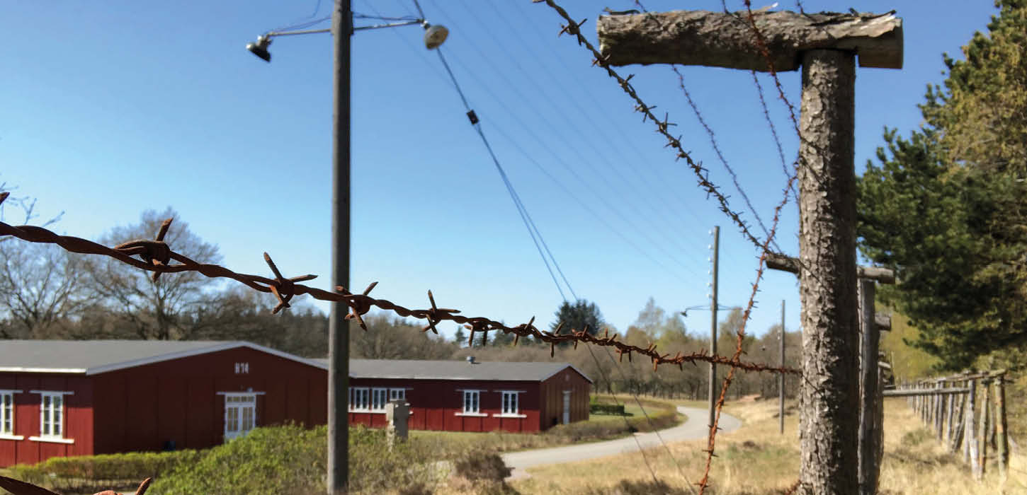 Frøslevlejren omringet af pigtråd