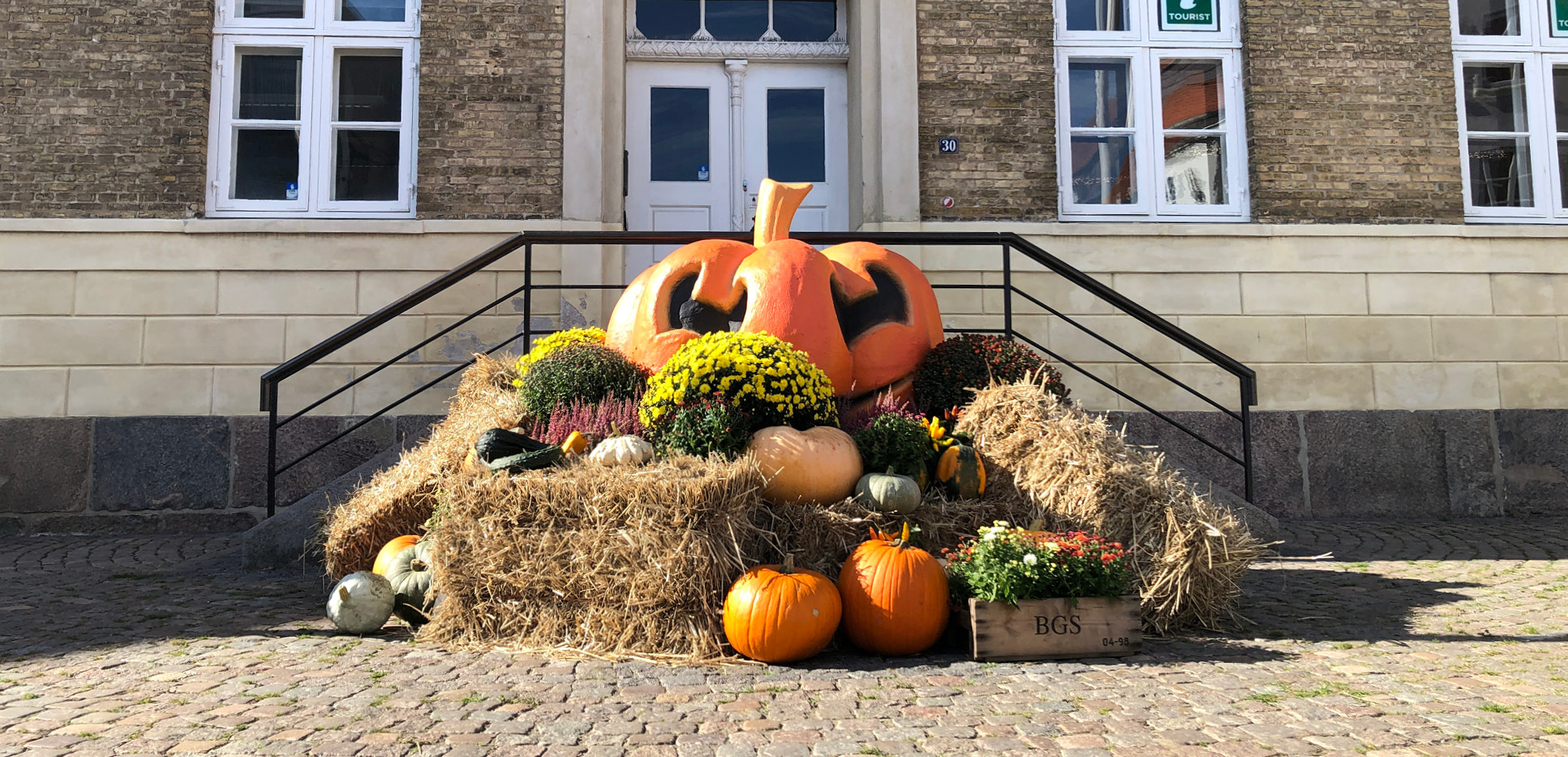 Halloween dekoration foran Det Gamle Rådhus