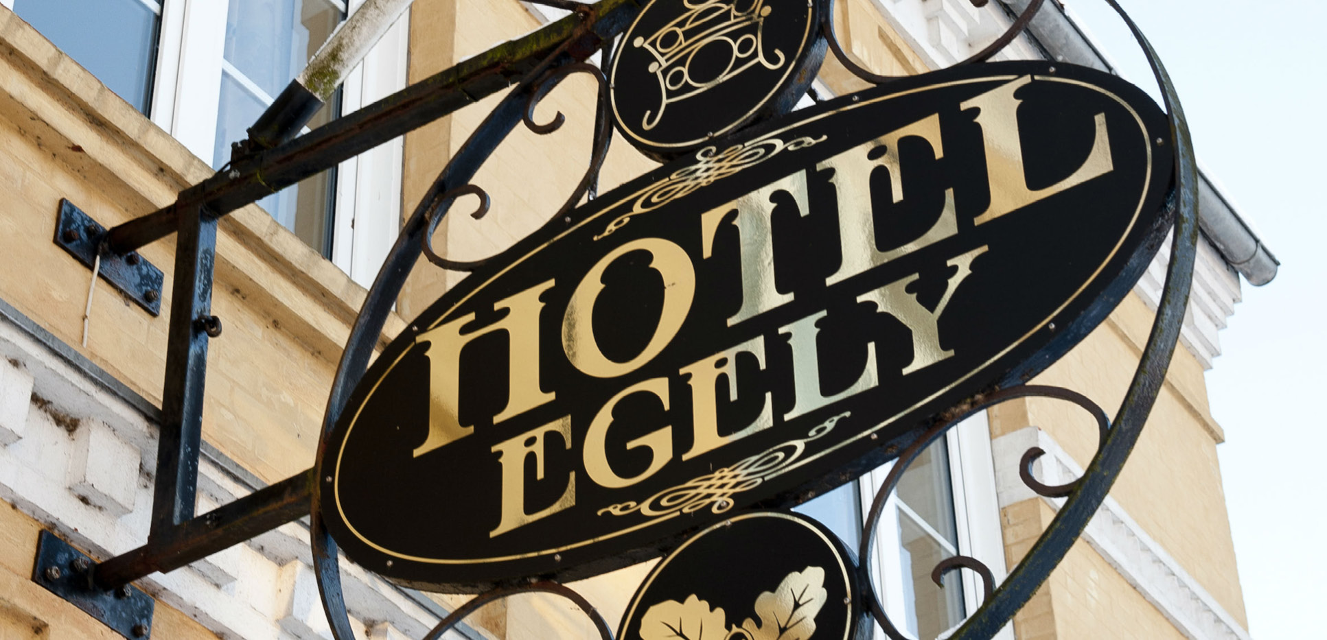 Skilt ved indgangen til Hotel Egely i Gråsten