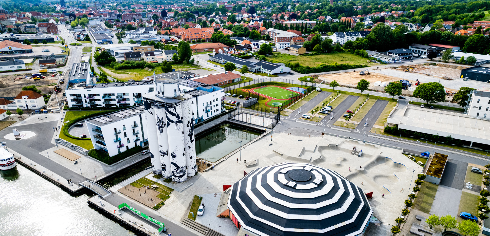 Luftfoto over StreetDome og Haderslev havneområde