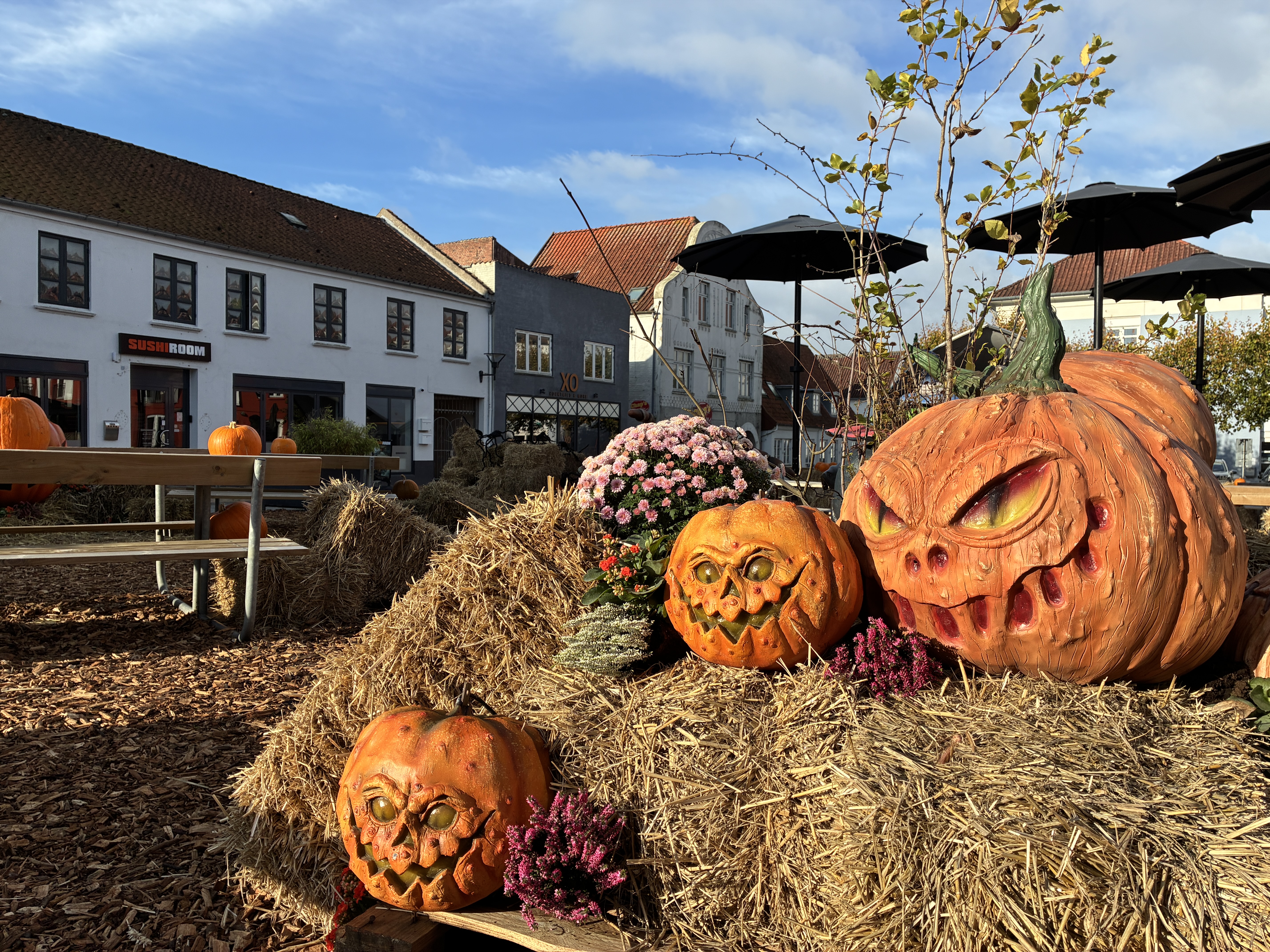 Halloweenudsmykning på Storegade i Aabenraa