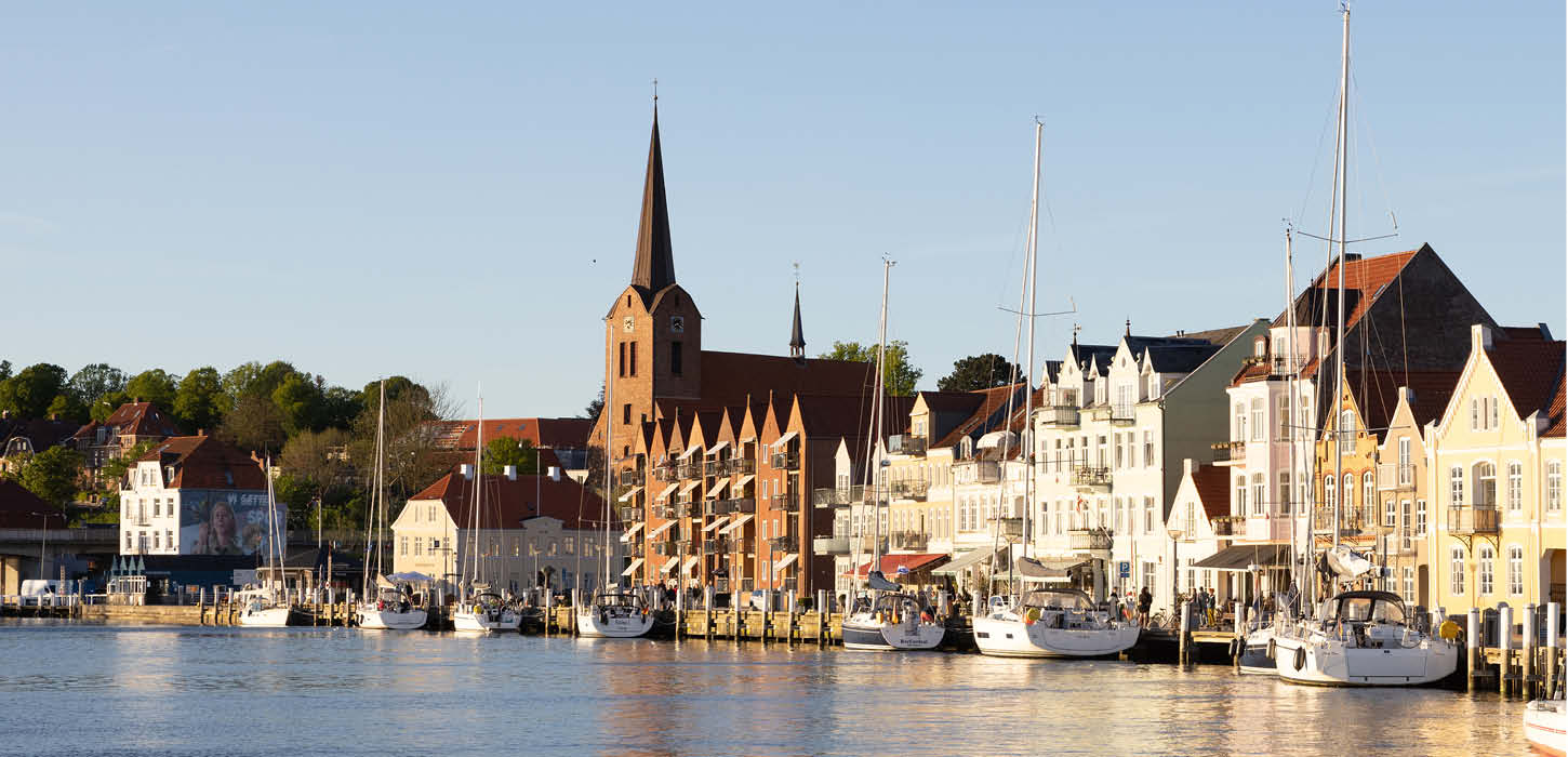 https://www.visitsonderjylland.com/sites/visitsonderjylland.com/files/2025-03/Bes%C3%B8g_S%C3%B8nderborg2%20%C2%A9Enchabel_1450x700.jpg?utm_source=chatgpt.com