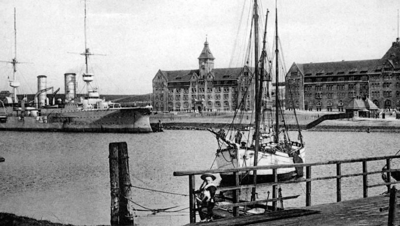 Sønderborg Marine Station and warship