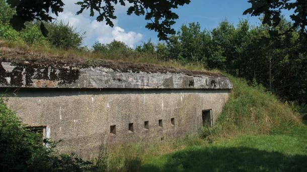 Andholm Batteri - intact bunker in Defence Line North