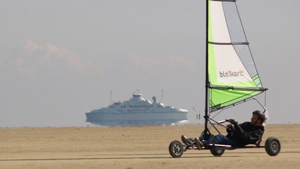 Blokart on Sønderstrand, Rømø, with the Sylt ferry in the background