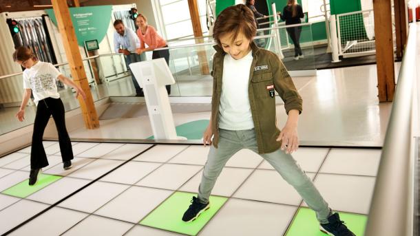 Children playing in the test lab at Universe Science Park