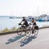 Par cykler ved lystbådehavn