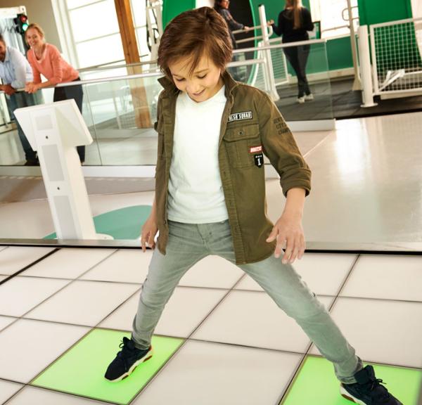 Children playing in the test lab at Universe Science Park