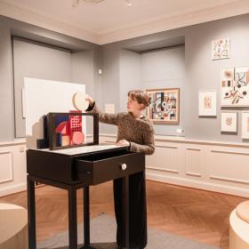 Far og søn på Brundlund Slot i Aabenraa